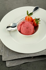 strawberry ice cream