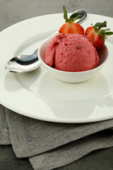 strawberry ice cream