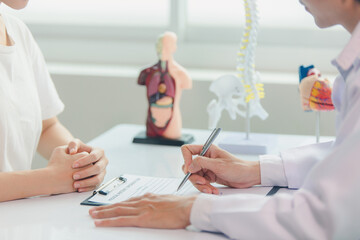 Doctors give annual health check-ups to patients. Many items. Health check-up guidelines.