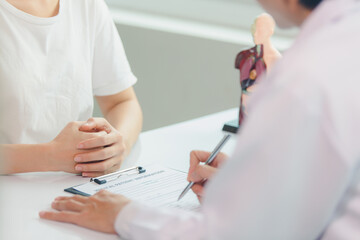 Doctors give annual health check-ups to patients. Many items. Health check-up guidelines.