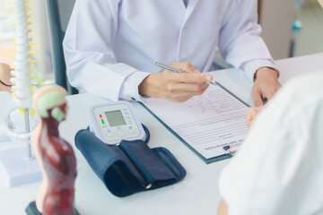 Doctors give annual health check-ups to patients. Many items. Health check-up guidelines.