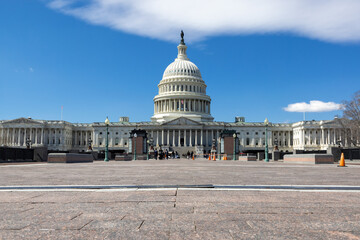 This image of the U.S. Capitol building showcases its grand architecture, representing American democracy and governance. It is ideal for buyers interested in historical, governmental, or political d&eacute;
