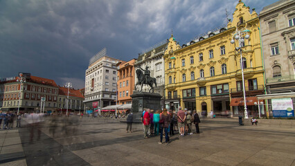 Obraz premium Ban Jelacic monument on central city square Trg bana Jelacica timelapse hyperlapse in Zagreb, Croatia.