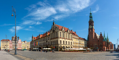 Naklejka premium Town Hall on market square in city center of Wroclaw, Poland