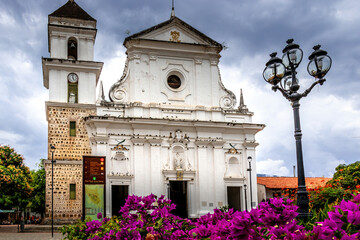 Obraz premium Eglise centrale de Santa Fe de Antioquia