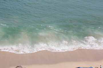 Oleaje en playa, en tiempo de mareas