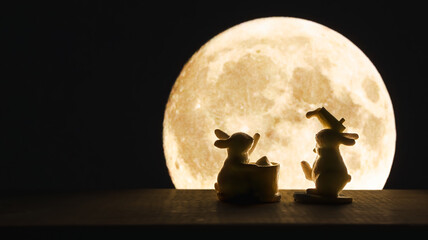 月とうさぎ　お月見　十五夜　中秋の名月　満月　日本 © shironagasukujira