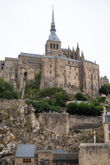 Obraz premium Mont Saint-Michel from the inside in gray weather