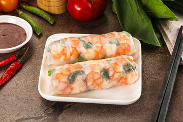 Vietnamese spring roll with prawn