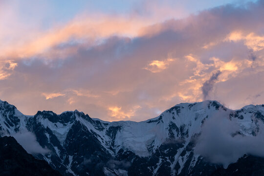 Atardecer en el macizo del Nanga Parbat, Pakistan