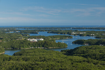 Fototapeta premium 日本 三重県志摩市にある横山展望台からの眺める島々と英虞湾