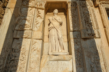 Fototapeta premium The Library of Celsius in the ruins of the Ancient City of Ephesus in Selcuk, Turkey.
