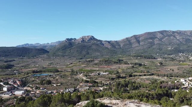 Plano a&eacute;reo de la monta&ntilde;a del Coll de Rates en T&agrave;rbena