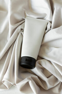 Presentation of cosmetics