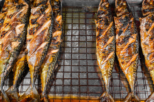 baked mackerel fish, street food market