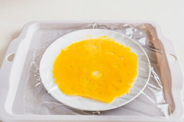 レンチンで薄焼き卵作り