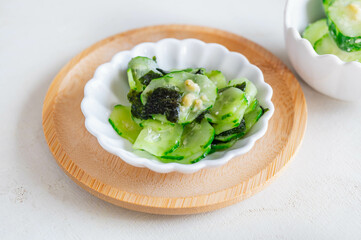 塩もみ胡瓜の海苔とわさび和え