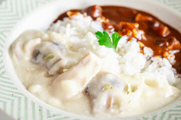 白と黒のカレー