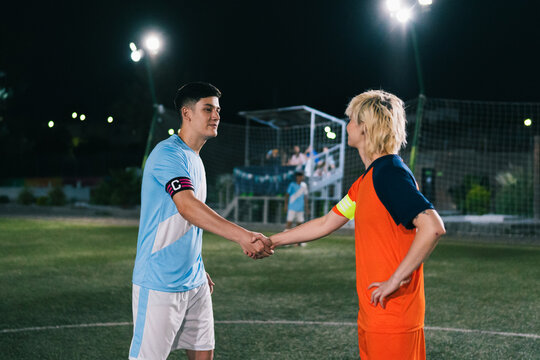 Sportsmanship act by football team captains.