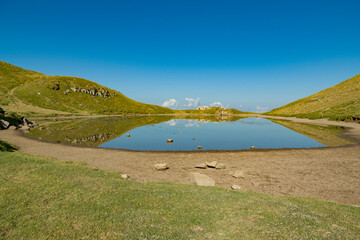 Il lago Scaffaiolo in estate