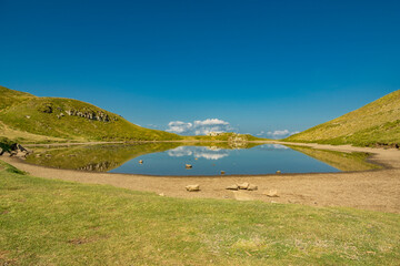 Il lago Scaffaiolo in estate