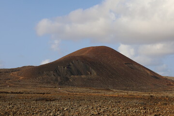 Niesamowity,  Wulkan Calderon Hondo położony na wyspie Fuerteventura. The amazing Calderon Hondo Volcano located on the island of Fuerteventura