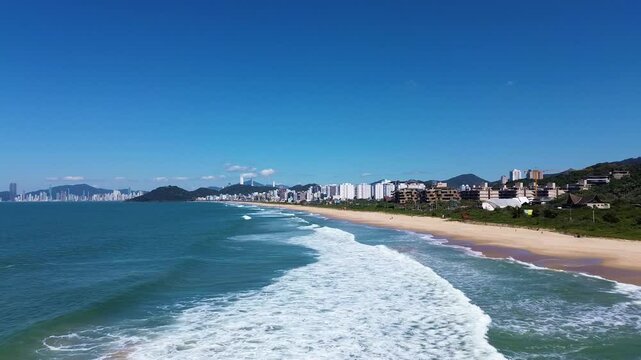 Praia Brava, Itaja&iacute;, Santa Catarina - Canto do Morcego