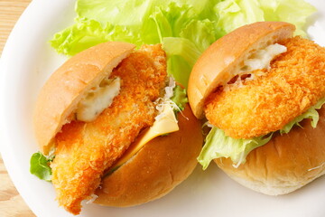 フィッシュバーガーと海老カツバーガー