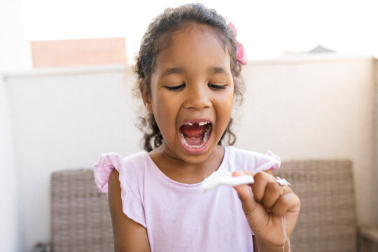Toddler losing baby tooth