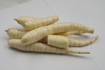 Arrow Root
