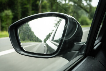 Obraz premium Through the Rearview