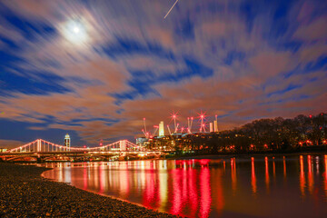 Chelsea Bridge is a bridge over the River Thames in west London, connecting Chelsea on the north...