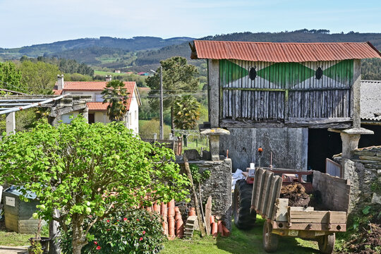 Paesaggi di Galizia, un Horreo sul cammino Primitivo di Santiago di Compostela fra Melide ed Arzua - Galizia, Spagna	