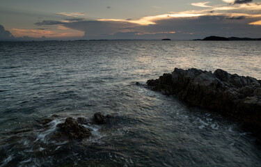 Fototapeta premium 夕暮れの海岸