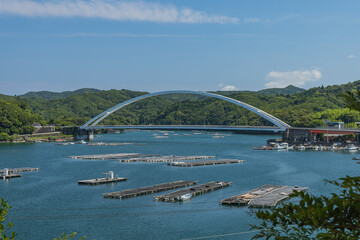 Naklejka premium 日本 三重県鳥羽市の生浦湾に架かる麻生の浦大橋