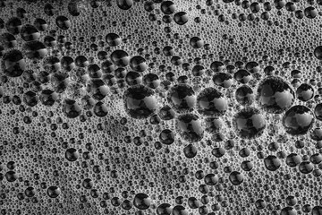 air bubbles on water,luftblasen auf wasser