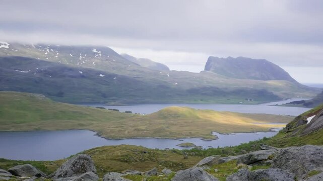 vue sur fredvang depuis les sommets en norvege dans les lofoten 