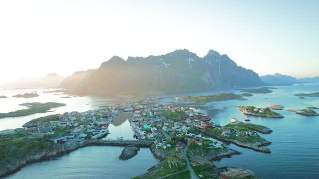 vue du ciel du stade de foot de Henningsv&aelig;r au soleil de minuit