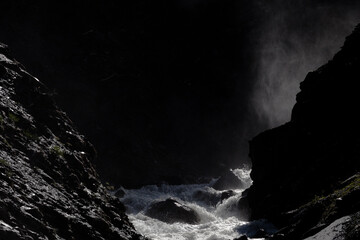 Torrent noir