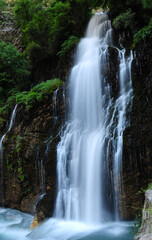 Obraz premium Kapuzbasi Waterfalls, located in Kayseri, Turkey, is one of the most important waterfalls of the country. 