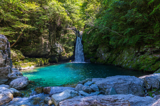 日本の風景・夏　高知　にこ淵（仁淀ブルー）