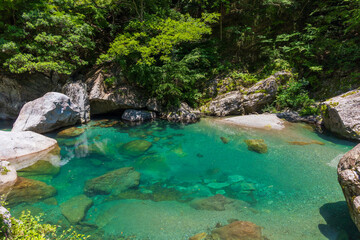 Naklejka premium 日本の風景・夏 高知 中津渓谷（仁淀ブルー）