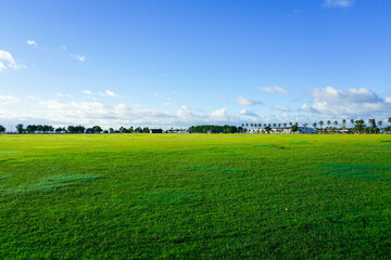 爽やかな夏の早朝 広々としたマリンポートかごしま（鹿児島県鹿児島市）