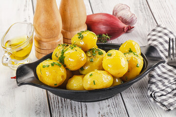 Hot boiled baby potato with oil