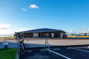 爽やかな夏の早朝 広々としたマリンポートかごしま（鹿児島県鹿児島市）