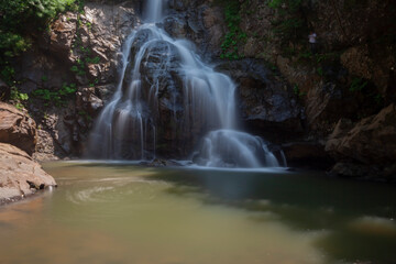 In the group of medium-small waterfalls like Erikli Waterfall and Sudüşen Waterfall. Small size...