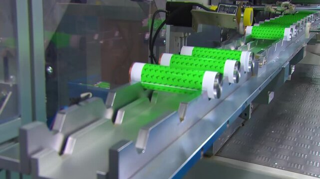Real shot of fully mechanized automation production of new energy dry batteries lithium-ion, accumulator tables cell modules, mass product battery high power, alternative Renewable electric vehicles
