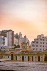 Fototapeta premium Final de tarde em Belo Horizonte com o prédio da estação central em destaque