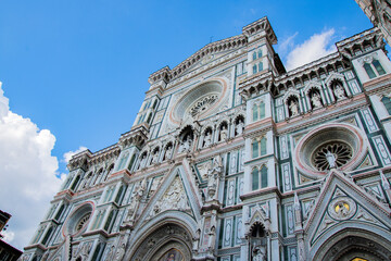 Fototapeta premium view of the architecture of the famous cathedral of Florence in Italy