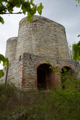Fototapeta premium Alte Kalköfen in Geseke, Denkmalgeschützt, Kreis Soest - 2023